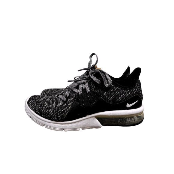 Nike Air Max Sequent 3 Women’s 6 Black White Running Shoes Sneakers Cushion - Picture 1 of 8